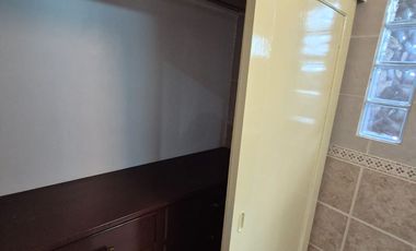 Suite  / Oficina Amoblada en Alquiler en Urdesa Central, en Avenida Principal, 1 Baño, Norte de Guayaquil.