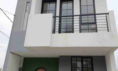 Dijual rumah 2 lantai lokasi strategis murah di Cibubur Cileungsi Bogor