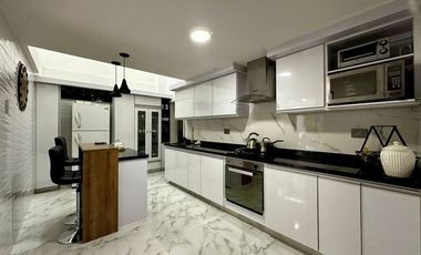 CASA EN VENTA – LA FRANCIA (Frente a Santorini)