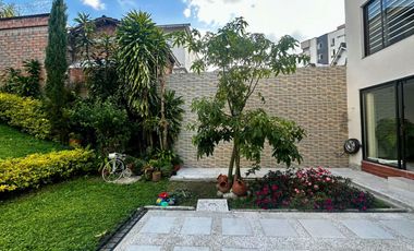 CASA EN VENTA – LA FRANCIA (Frente a Santorini)