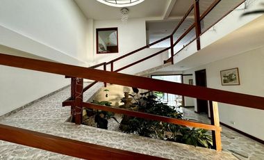 CASA EN VENTA – LA FRANCIA (Frente a Santorini)