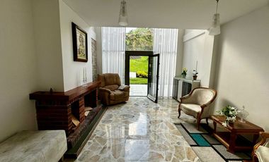 CASA EN VENTA – LA FRANCIA (Frente a Santorini)