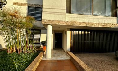 CASA EN VENTA – LA FRANCIA (Frente a Santorini)