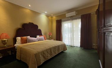 Mansion House For Sale NEar Clark !!