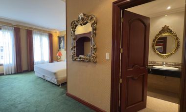 Mansion House For Sale NEar Clark !!