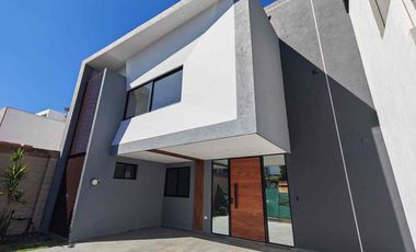 Residencia en venta en Parque Santiago Zona Azul, Entrega Inmediata