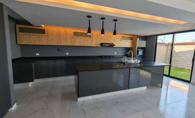 Residencia en venta en Parque Santiago Zona Azul, Entrega Inmediata