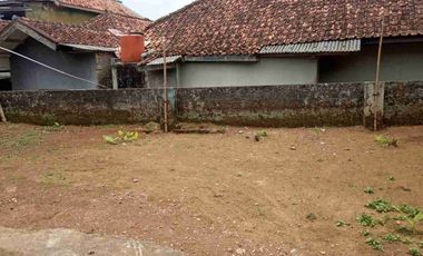 Rumah 257 m, Dekat Mesjid Wisata Religi Endan Andansih 250 m, Darangdan, Purwakarta.