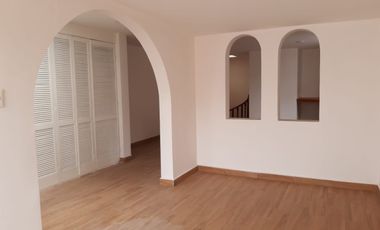 🏡 HERMOSA CASA SEMI REMODELADA CON AMPLIOS ESPACIOS Y EXCELENTE ILUMINACIÓN