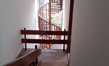 🏡 HERMOSA CASA SEMI REMODELADA CON AMPLIOS ESPACIOS Y EXCELENTE ILUMINACIÓN