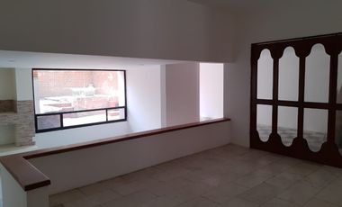 🏡 HERMOSA CASA SEMI REMODELADA CON AMPLIOS ESPACIOS Y EXCELENTE ILUMINACIÓN