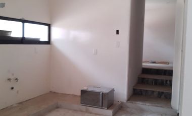 🏡 HERMOSA CASA SEMI REMODELADA CON AMPLIOS ESPACIOS Y EXCELENTE ILUMINACIÓN