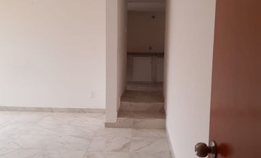 🏡 HERMOSA CASA SEMI REMODELADA CON AMPLIOS ESPACIOS Y EXCELENTE ILUMINACIÓN