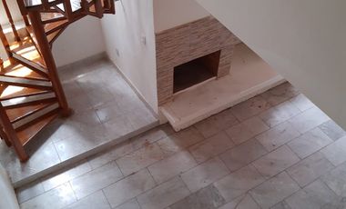 🏡 HERMOSA CASA SEMI REMODELADA CON AMPLIOS ESPACIOS Y EXCELENTE ILUMINACIÓN