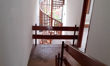 🏡 HERMOSA CASA SEMI REMODELADA CON AMPLIOS ESPACIOS Y EXCELENTE ILUMINACIÓN