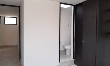 🏡 HERMOSA CASA SEMI REMODELADA CON AMPLIOS ESPACIOS Y EXCELENTE ILUMINACIÓN