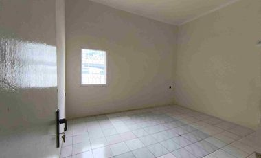 Di jual/sewa rumah 1 lantai siap huni di perumahan meruya indah jakarta barat