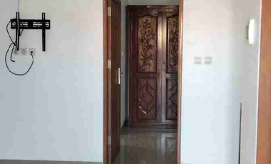 DI SEWAKAN RUMAH MEWAH SEMI FURNISHED DI TUKAD BADUNG RENON DENPASAR SELATAN