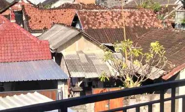 DI SEWAKAN RUMAH MEWAH SEMI FURNISHED DI TUKAD BADUNG RENON DENPASAR SELATAN