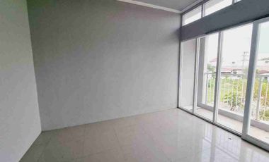 hunian modern dalam town house cluster dekat UNS dan RS Moewardi
