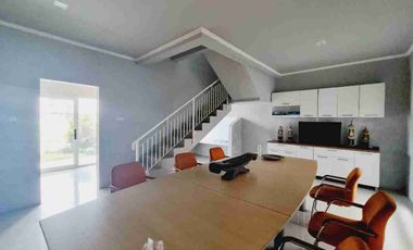 hunian modern dalam town house cluster dekat UNS dan RS Moewardi