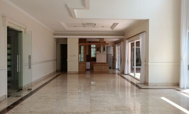 Rumah Mewah + Kolam Renang di Cluster Bukit Gading Villa, Kelapa Gading