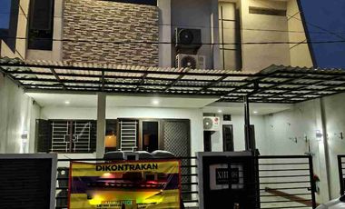 Disewakan Rumah 2 lantai Babatan Pantai Surabaya