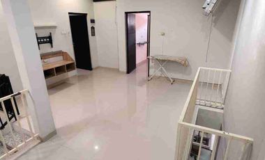 Disewakan Rumah 2 lantai Babatan Pantai Surabaya