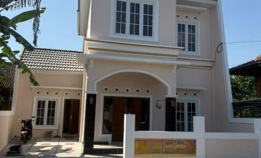 Rumah 2 Lantai Di Baturetno, Pinggir Jalan Aspal, Legalitas Lengkap