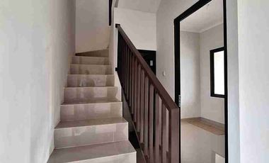 Rumah 2 Lt Modern Minimalis Siap Huni dekat BSD Harga Ekonomis