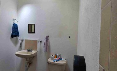 ▪️𝐂𝐀𝐒𝐀 𝐞𝐧 𝐕𝐄𝐍𝐓𝐀, 𝐕𝐈𝐍̃𝐄𝐃𝐎𝐒 𝟏𝐞𝐫𝐚 𝐒𝐄𝐂𝐂𝐈𝐎𝐍, 𝐏𝐑𝐈𝐕𝐀𝐃𝐀 𝐎𝐑𝐕𝐈𝐄𝐓𝐎 (𝐬𝐨𝐛𝐫𝐞 𝐥𝐚 𝐏𝐫𝐢𝐦𝐞𝐫 𝐆𝐥𝐨𝐫𝐢𝐞𝐭𝐚), FRENTE a Área VERDE