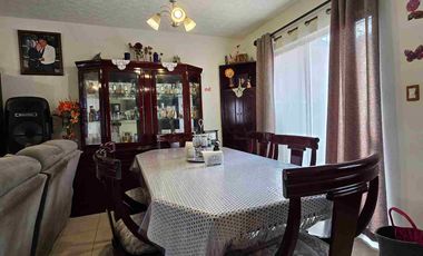 ▪️𝐂𝐀𝐒𝐀 𝐞𝐧 𝐕𝐄𝐍𝐓𝐀, 𝐕𝐈𝐍̃𝐄𝐃𝐎𝐒 𝟏𝐞𝐫𝐚 𝐒𝐄𝐂𝐂𝐈𝐎𝐍, 𝐏𝐑𝐈𝐕𝐀𝐃𝐀 𝐎𝐑𝐕𝐈𝐄𝐓𝐎 (𝐬𝐨𝐛𝐫𝐞 𝐥𝐚 𝐏𝐫𝐢𝐦𝐞𝐫 𝐆𝐥𝐨𝐫𝐢𝐞𝐭𝐚), FRENTE a Área VERDE