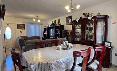 ▪️𝐂𝐀𝐒𝐀 𝐞𝐧 𝐕𝐄𝐍𝐓𝐀, 𝐕𝐈𝐍̃𝐄𝐃𝐎𝐒 𝟏𝐞𝐫𝐚 𝐒𝐄𝐂𝐂𝐈𝐎𝐍, 𝐏𝐑𝐈𝐕𝐀𝐃𝐀 𝐎𝐑𝐕𝐈𝐄𝐓𝐎 (𝐬𝐨𝐛𝐫𝐞 𝐥𝐚 𝐏𝐫𝐢𝐦𝐞𝐫 𝐆𝐥𝐨𝐫𝐢𝐞𝐭𝐚), FRENTE a Área VERDE