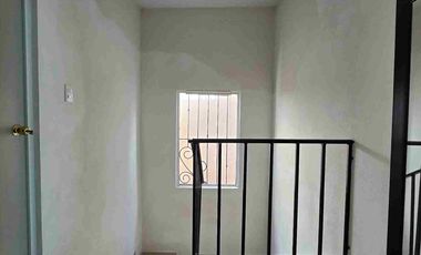 ▪️𝐂𝐀𝐒𝐀 𝐞𝐧 𝐕𝐄𝐍𝐓𝐀, 𝐕𝐈𝐍̃𝐄𝐃𝐎𝐒 𝟏𝐞𝐫𝐚 𝐒𝐄𝐂𝐂𝐈𝐎𝐍, 𝐏𝐑𝐈𝐕𝐀𝐃𝐀 𝐎𝐑𝐕𝐈𝐄𝐓𝐎 (𝐬𝐨𝐛𝐫𝐞 𝐥𝐚 𝐏𝐫𝐢𝐦𝐞𝐫 𝐆𝐥𝐨𝐫𝐢𝐞𝐭𝐚), FRENTE a Área VERDE