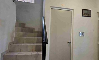 ▪️𝐂𝐀𝐒𝐀 𝐞𝐧 𝐕𝐄𝐍𝐓𝐀, 𝐕𝐈𝐍̃𝐄𝐃𝐎𝐒 𝟏𝐞𝐫𝐚 𝐒𝐄𝐂𝐂𝐈𝐎𝐍, 𝐏𝐑𝐈𝐕𝐀𝐃𝐀 𝐎𝐑𝐕𝐈𝐄𝐓𝐎 (𝐬𝐨𝐛𝐫𝐞 𝐥𝐚 𝐏𝐫𝐢𝐦𝐞𝐫 𝐆𝐥𝐨𝐫𝐢𝐞𝐭𝐚), FRENTE a Área VERDE