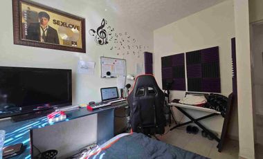 ▪️𝐂𝐀𝐒𝐀 𝐞𝐧 𝐕𝐄𝐍𝐓𝐀, 𝐕𝐈𝐍̃𝐄𝐃𝐎𝐒 𝟏𝐞𝐫𝐚 𝐒𝐄𝐂𝐂𝐈𝐎𝐍, 𝐏𝐑𝐈𝐕𝐀𝐃𝐀 𝐎𝐑𝐕𝐈𝐄𝐓𝐎 (𝐬𝐨𝐛𝐫𝐞 𝐥𝐚 𝐏𝐫𝐢𝐦𝐞𝐫 𝐆𝐥𝐨𝐫𝐢𝐞𝐭𝐚), FRENTE a Área VERDE