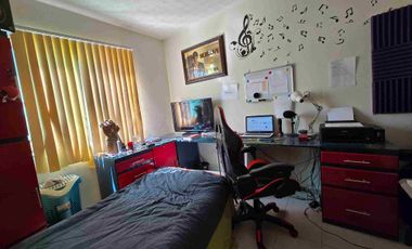 ▪️𝐂𝐀𝐒𝐀 𝐞𝐧 𝐕𝐄𝐍𝐓𝐀, 𝐕𝐈𝐍̃𝐄𝐃𝐎𝐒 𝟏𝐞𝐫𝐚 𝐒𝐄𝐂𝐂𝐈𝐎𝐍, 𝐏𝐑𝐈𝐕𝐀𝐃𝐀 𝐎𝐑𝐕𝐈𝐄𝐓𝐎 (𝐬𝐨𝐛𝐫𝐞 𝐥𝐚 𝐏𝐫𝐢𝐦𝐞𝐫 𝐆𝐥𝐨𝐫𝐢𝐞𝐭𝐚), FRENTE a Área VERDE