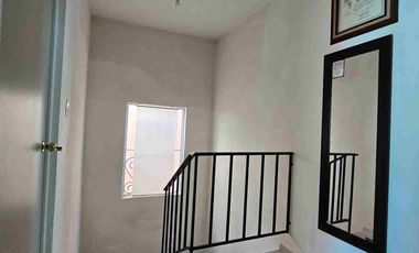 ▪️𝐂𝐀𝐒𝐀 𝐞𝐧 𝐕𝐄𝐍𝐓𝐀, 𝐕𝐈𝐍̃𝐄𝐃𝐎𝐒 𝟏𝐞𝐫𝐚 𝐒𝐄𝐂𝐂𝐈𝐎𝐍, 𝐏𝐑𝐈𝐕𝐀𝐃𝐀 𝐎𝐑𝐕𝐈𝐄𝐓𝐎 (𝐬𝐨𝐛𝐫𝐞 𝐥𝐚 𝐏𝐫𝐢𝐦𝐞𝐫 𝐆𝐥𝐨𝐫𝐢𝐞𝐭𝐚), FRENTE a Área VERDE