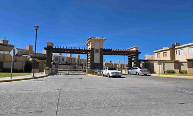 ▪️𝐂𝐀𝐒𝐀 𝐞𝐧 𝐕𝐄𝐍𝐓𝐀, 𝐕𝐈𝐍̃𝐄𝐃𝐎𝐒 𝟏𝐞𝐫𝐚 𝐒𝐄𝐂𝐂𝐈𝐎𝐍, 𝐏𝐑𝐈𝐕𝐀𝐃𝐀 𝐎𝐑𝐕𝐈𝐄𝐓𝐎 (𝐬𝐨𝐛𝐫𝐞 𝐥𝐚 𝐏𝐫𝐢𝐦𝐞𝐫 𝐆𝐥𝐨𝐫𝐢𝐞𝐭𝐚), FRENTE a Área VERDE