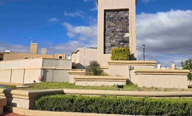 ▪️𝐂𝐀𝐒𝐀 𝐞𝐧 𝐕𝐄𝐍𝐓𝐀, 𝐕𝐈𝐍̃𝐄𝐃𝐎𝐒 𝟏𝐞𝐫𝐚 𝐒𝐄𝐂𝐂𝐈𝐎𝐍, 𝐏𝐑𝐈𝐕𝐀𝐃𝐀 𝐎𝐑𝐕𝐈𝐄𝐓𝐎 (𝐬𝐨𝐛𝐫𝐞 𝐥𝐚 𝐏𝐫𝐢𝐦𝐞𝐫 𝐆𝐥𝐨𝐫𝐢𝐞𝐭𝐚), FRENTE a Área VERDE