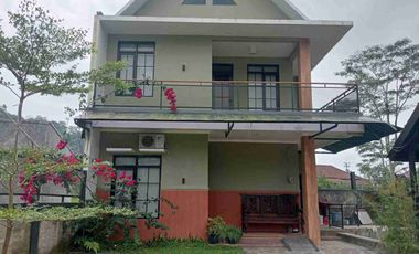 Jual murah banget villa keluarga kawasan wisata cintamekar Subang Jabar