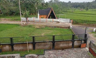 Jual murah banget villa keluarga kawasan wisata cintamekar Subang Jabar