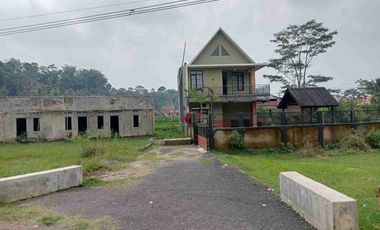 Jual murah banget villa keluarga kawasan wisata cintamekar Subang Jabar