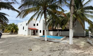 Casa de 4 recámaras, en segunda fila del mar, San Benito Yucatán.