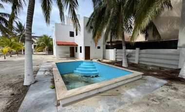 Casa de 4 recámaras, en segunda fila del mar, San Benito Yucatán.