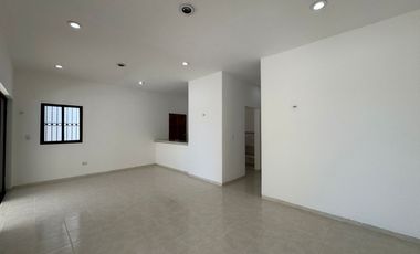 Casa de 4 recámaras, en segunda fila del mar, San Benito Yucatán.