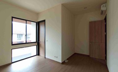 DI KONTRAKAN / JUAL RUMAH SUTERA SAWANGAN, DI JALAN BOULEVARD