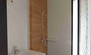 DI KONTRAKAN / JUAL RUMAH SUTERA SAWANGAN, DI JALAN BOULEVARD