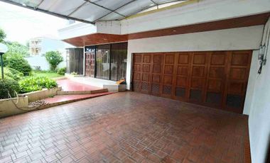 Rumah besar 2 lantai disewakan lokasi favorit Palmerah Jakarta Barat