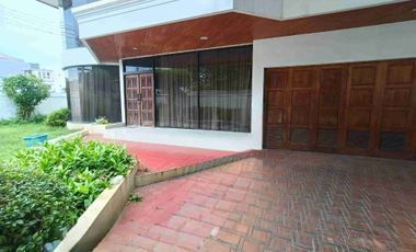 Rumah besar 2 lantai disewakan lokasi favorit Palmerah Jakarta Barat